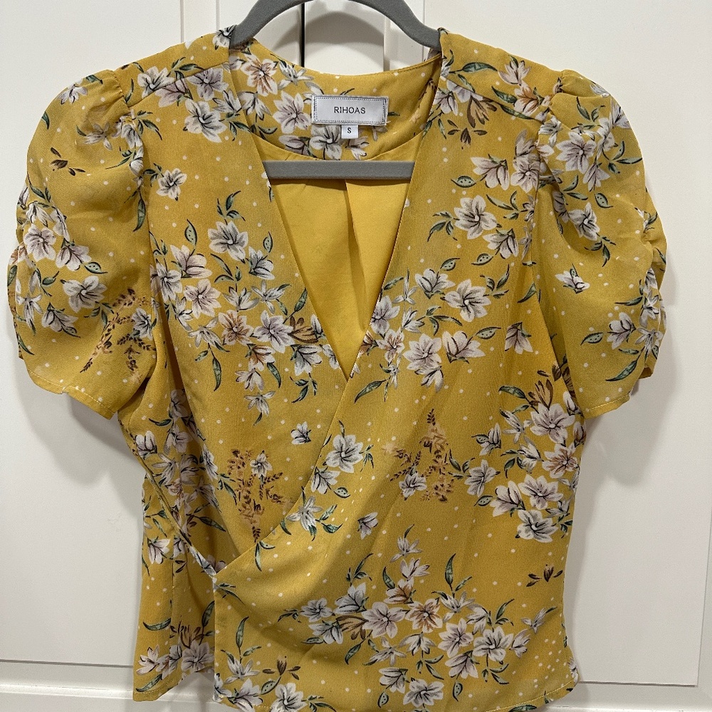 Rihoas Wrap Top